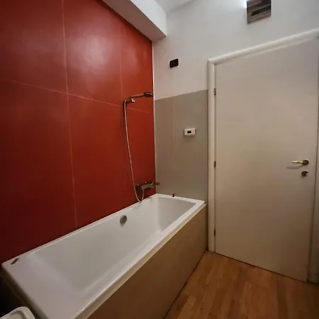 Apartment With Pool